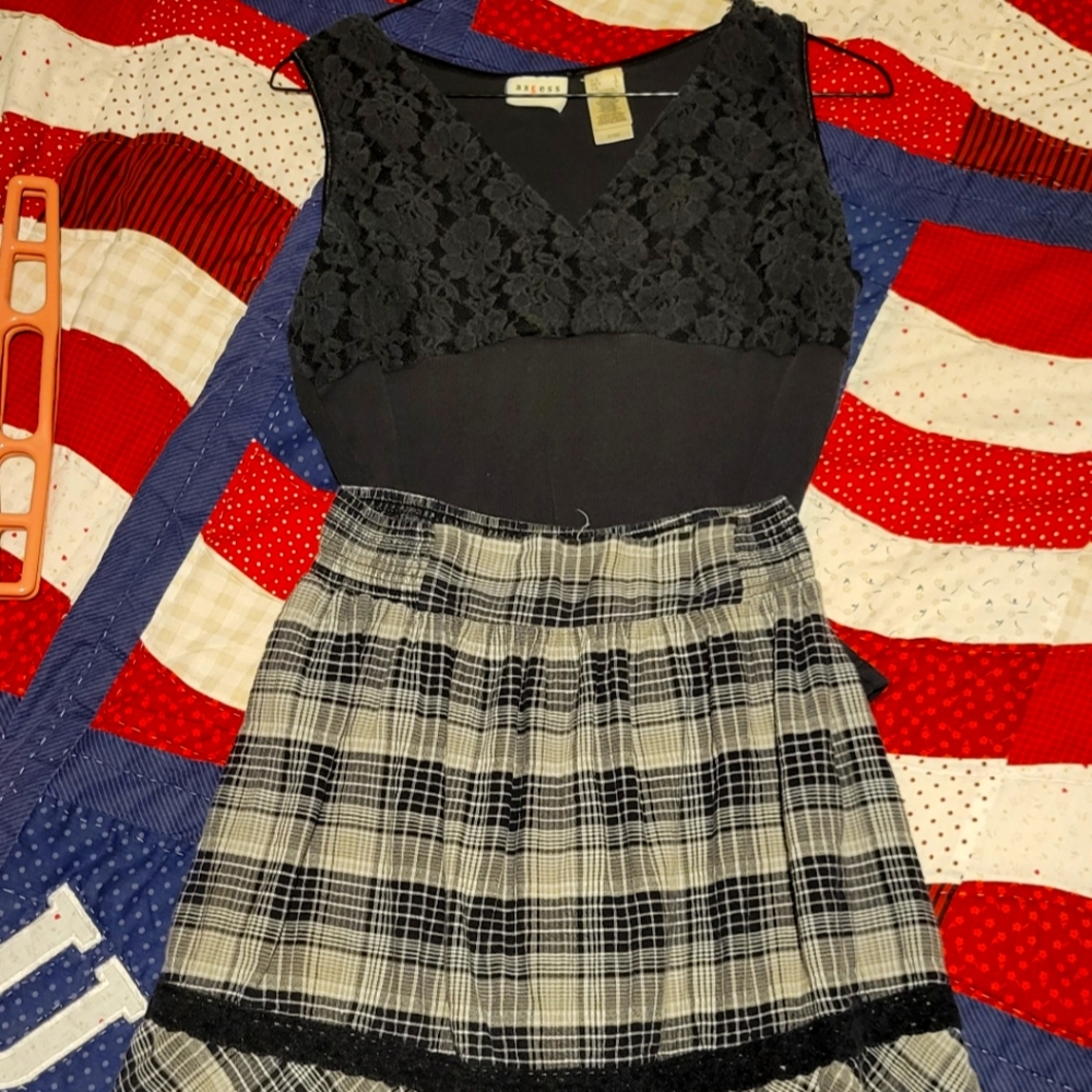 Set of top and skirt; black coordinated. Lace, knit and cotton. EUC.